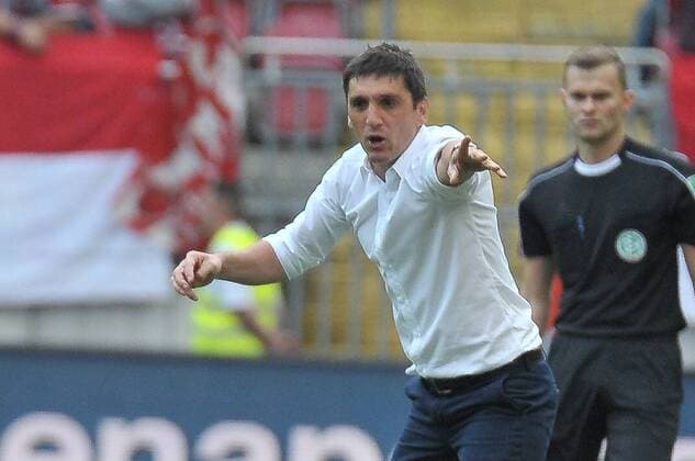 21.09.2016, xtkx, Fussball 2.Bundesliga, 1. FC Kaiserslautern - Dynamo Dresden, emspor, v.l. Tayfun Korkut (Kaiserslautern), Kaiserslautern