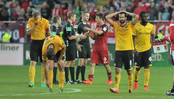Bilder des Tages - Sport 21.09.2016, xtkx, Fussball 2.Bundesliga, 1. FC Kaiserslautern - Dynamo Dresden, emspor, v.l. Marco Hartmann (Dresden) , dd08 , Erich Berko (Dresden) , Kaiserslautern