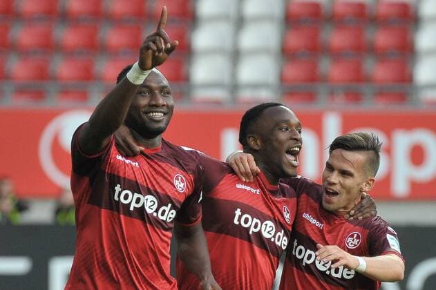 21.09.2016, xtkx, Fussball 2.Bundesliga, 1. FC Kaiserslautern - Dynamo Dresden, emspor, v.l. Zoua Daogari (Kaiserslautern), Osayamen Osawe (Kaiserslutern) , Zoltan Stieber (Kaiserslautern) Kaiserslautern