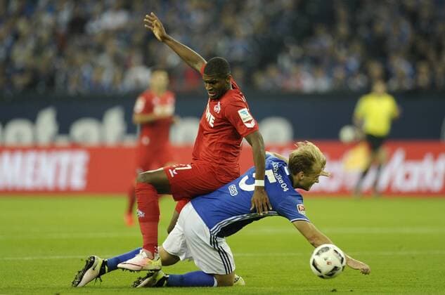 Veltins Arena Gelsenkirchen 21.9.2016, 1. Fussball Bundesliga Saison 2016 17, 4.Spieltag, Schalke 04 (S04) vs. 1.FC Köln (Koeln,Cologne)----- Anthony Modeste (Koeln) gegen Johannes Geis (S04)