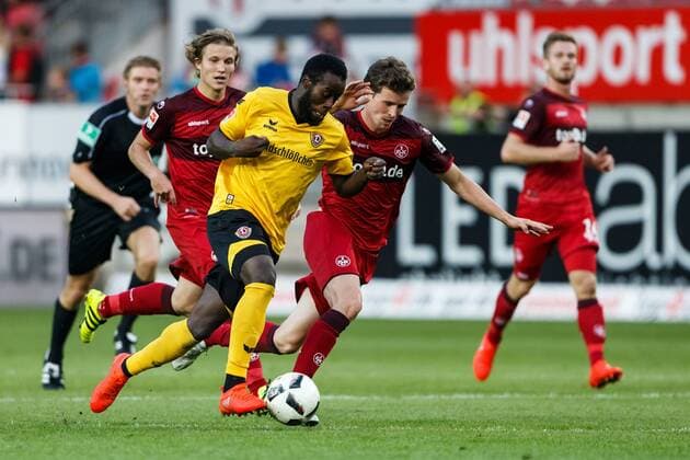 Patrick Ziegler (1.FC Kaiserslautern) im Laufduell mit Erich Berko (SG Dynamo Dresden), 1.FC Kaiserslautern vs SG Dynamo Dresden, Fussball, 2. Bundesliga, 21.09.2016, Foto Neis Eibner Copyright: xNeisx Eibner-Pressefotox EP_ans