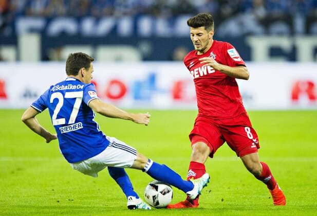 Gelsenkirchen, 21.09.2016, Veltins Arena, Fußball Sascha Riether (S04), Milos Jojic (Koeln) FC Schalke 04 - 1. FC Köln