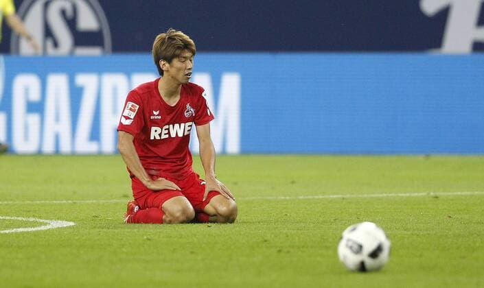 Schalke, Veltins-Arena, 21.09.16: Yuya Osako (1.FC Köln) enttäuscht im Spiel der 1. Bundesliga zwischen FC Schalke 04 vs. 1.FC Köln in der Saison 2016 2017.