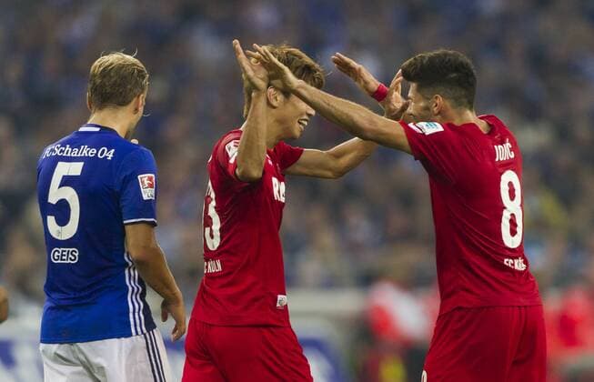 21.09.2016, Köln, Deutschland, 1.Fussball Bundesliga - Saison 2016 2017, FC Schalke 04 - 1.FC Köln, Kölns Torschütze Yuya Osako jubelt mit Milos Jojic zum 1:1
