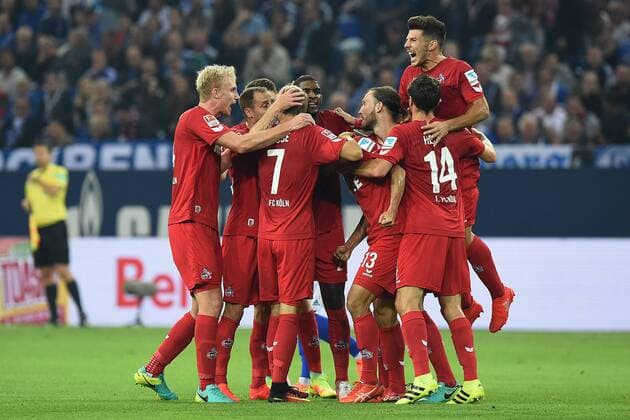 Fußball 1. Bundesliga 4. Spieltag Schalke 04 - 1. FC Köln am 21.09.2016 in der Veltins Arena in Gelsenkirchen Torjubel zum 1:1 durch Yuya Osako ( Köln ) xRx