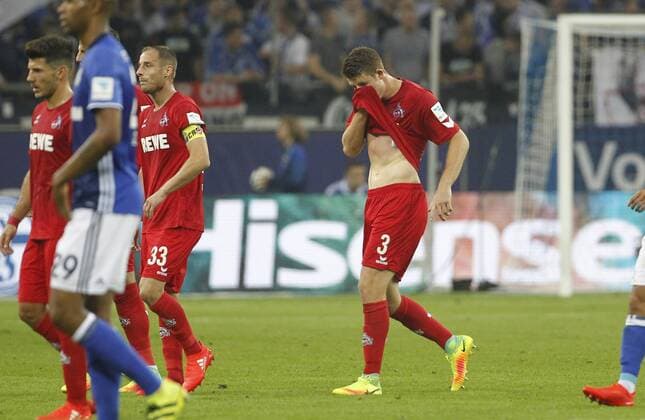 Schalke, Veltins-Arena, 21.09.16: Dominique Heintz (1.FC Köln) (M) enttäuscht im Spiel der 1. Bundesliga zwischen FC Schalke 04 vs. 1.FC Köln in der Saison 2016 2017.