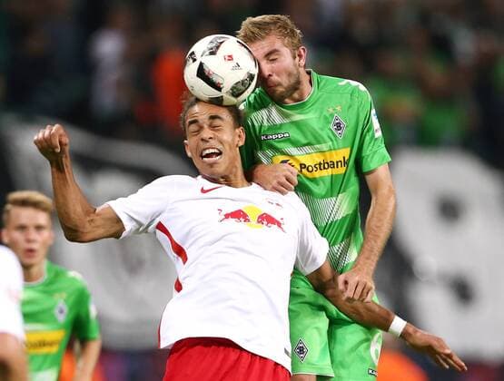 Bilder des Tages - Sport Yussuf Yurary Poulsen, Christoph Kramer Aktion Spielszene Zweikampf Fußball Fussball erste 1.Bundesliga Saison 2016 2017 21.09.2016 RB Leipzig RBL vs. Borussia Mönchengladbach BMG