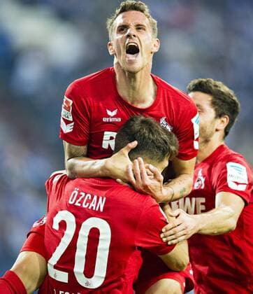 Bilder des Tages - Sport Gelsenkirchen, 21.09.2016, Veltins Arena, Fußball Torjubel: Simon Zoller (Koeln), Sali Özcan (Koeln) FC Schalke 04 - 1. FC Köln