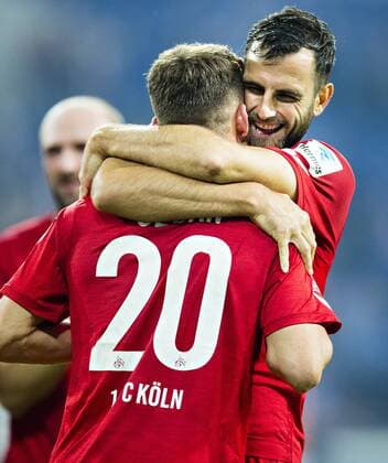 Bilder des Tages - Sport Gelsenkirchen, 21.09.2016, Veltins Arena, Fußball Jubel: Mergim Mavraj (Koeln), Sali Özcan (Koeln) FC Schalke 04 - 1. FC Köln