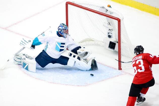 Eishockey, World Cup of Hockey, Kanada - Team Europa Ice hockey Eishockey - World Cup of Hockey 2016 TORONTO,CANADA,21.SEP.16 - ICE HOCKEY - NHL Eishockey Herren USA National Hockey League, World Cup of Hockey 2016, Canada vs Team Europe. Image shows Jaroslav Halak (SVK) and Brad Marchand (CAN). GEPAxpictures xMaticxKlansek