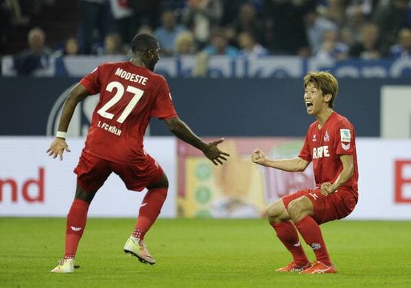 Veltins Arena Gelsenkirchen 21.9.2016, 1. Fussball Bundesliga Saison 2016 17, 4.Spieltag, Schalke 04 (S04) vs. 1.FC Köln (Koeln,Cologne)----- Yuya Osako (Koeln) und Anthony Modeste (Koeln) jubeln
