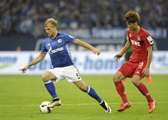Veltins Arena Gelsenkirchen 21.9.2016, 1. Fussball Bundesliga Saison 2016 17, 4.Spieltag, Schalke 04 (S04) vs. 1.FC Köln (Koeln,Cologne)----- Johannes Geis (S04), Yuya Osako (Koeln)