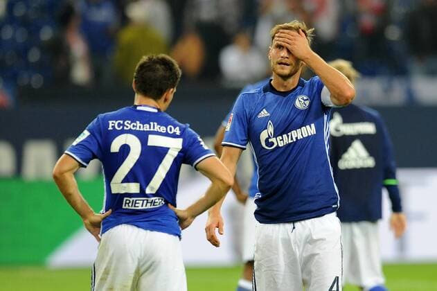 V.l.n.r. Sascha Riether und Benedikt Hoewedes ( beide Schalke 04 ) enttaeuscht nach der Niederlage. 21.09.2016 --- Fussball --- 1. Bundesliga --- Schalke 04 vs 1 FC Koeln Gelsenkirchen Copyright: xThienelx Eibner-Pressefotox EP_ttl