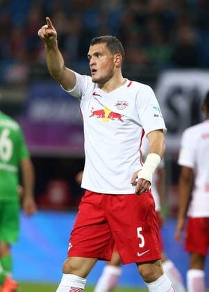 Kyriakos Papadopoulos zeigend Einzelbild Freisteller Aktion Fußball Fussball erste 1.Bundesliga Saison 2016 2017 21.09.2016 RB Leipzig RBL vs. Borussia Mönchengladbach BMG