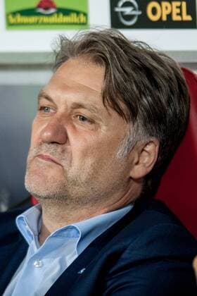 Deutschland, Freiburg , Schwarzwald Stadion, Fussball, 1. Bundesliga, Saison 2016 2017 , SC Freiburg - Hamburger SV , Vorstandsvorsitzender, Sportdirektor Dietmar Beiersdorfer(HSV)