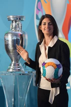 Fußball, UEFA präsentiert Logo der EURO 2020 in Rom Rome s Major Virginia Raggi. with pallone and coppa Roma 22-09-2016 Foro Italico Logo Roma2020 european football championships unveiled andreaxstaccioli
