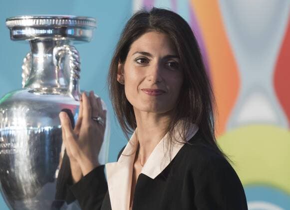 Fußball, UEFA präsentiert Logo der EURO 2020 in Rom Rome s Major Virginia Raggi. La Sindaca di Roma Virginia Raggi Roma 22-09-2016 Foro Italico Logo EURO Roma 2020 european football championships unveiled andreaxstaccioli