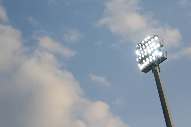 Fußball, Stadiongeschichte Eintracht Braunschweig Symbolbild, Symbolfoto Flutlicht, Lichtmast, Flutlichtmast, Fussball, 2. Bundesliga, Eintracht Braunschweig - Fortuna Düsseldorf, xtgx