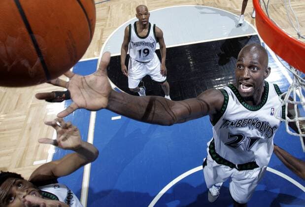 February 7, 2005 - Minneapolis, Minnesota, United States - Star Tribune February 4, 2005 n Target Center n Minneapolis, MN n NBA Basketball Herren USA - Minnesota Timberwolves vs. Houston Rockets n FOR FILE --- Minnesotais Kevin Garnett, 21. ORG XMIT: MIN2016092320515390 Minneapolis News - February 7, 2005 - ZUMAm42_