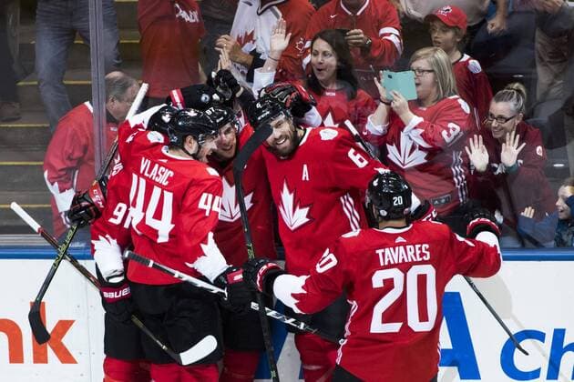 World Cup of Hockey, Kanada - Russland Kanadas spelare jublar efter Sidney Crosby gjort 1-0 under ishockeymatchen Kanada - Russland Länderspiel World Cup of Hockey Toronto.  Copyright: LUDVIGxTHUNMAN BB160924LT068