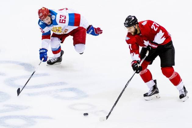 World Cup of Hockey, Kanada - Russland Rysslands Evgenii Dadonov och Kanadas Alex Pietrangelo under semifinalen i ishcokey Kanada - Russland Länderspiel World Cup of Hockey Toronto.  Copyright: LUDVIGxTHUNMAN BB160924LT073