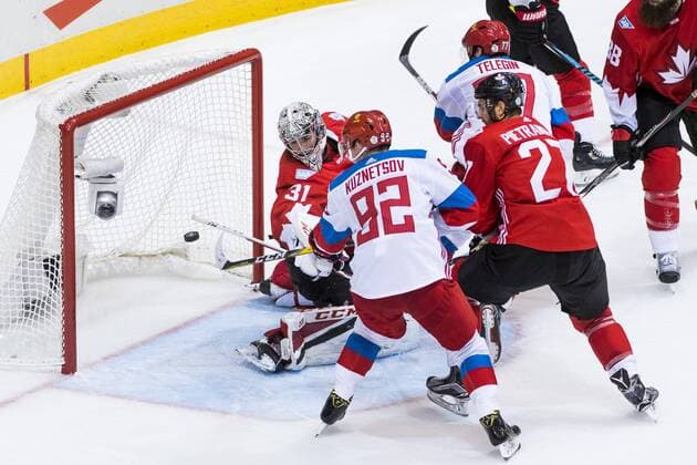 World Cup of Hockey, Kanada - Russland Rysslands Evgeny Kuznetsov gör 1-2 bakom Kanadas malvakt Carey Price Kanada - Russland Länderspiel World Cup of Hockey Toronto.  Copyright: LUDVIGxTHUNMAN BB160924LT089