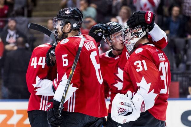 World Cup of Hockey, Kanada - Russland Kanadas Shea Weber, Marc-Edouard Vlasic och Jonathan Toews jublar med malvakt Carey Price efter segern i semifinalen i ishockey Kanada - Russland Länderspiel World Cup of Hockey Toronto.  Copyright: LUDVIGxTHUNMAN BB160924LT131