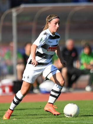Kelly Simons (Borussia Mönchengladbach) (11) mit Ball in Action, Fussball, Allianz Frauen-Bundesliga, Borussia Mönchengladbach - 1.FFC Turbine Potsdam, xmkx