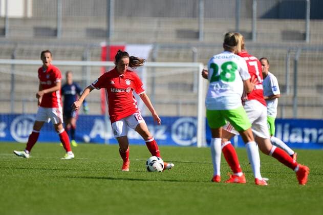 Lisa Evans (FC Bayern Muenchen) München, Deutschland, 25.09.2016 - Frauenfussball, Allianz Frauen Bundesliga, FC Bayern München - VfL Wolfsburg, Frauenfussball, Allianz Frauen Bundesliga, FC Bayern München - VfL Wolfsburg, xklx
