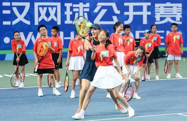 WUHAN, CHINA - SEPTEMBER 25: Swiss tennis player Martina Hingis attends an activity on day 1 of the 2016 WTA Tennis Damen Dongfeng Motor Wuhan Open on September 25, 2016 in Wuhan, China.  CFP492686335 
