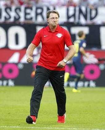 Köln, RheinEnergieStadion, 25.09.16: Trainer Ralph Hasenhüttl (RB Leipzig) jubelt über das 1:0 Tor im Spiel der 1. Bundesliga zwischen 1.FC Köln vs. RB Leipzig in der Saison 2016 2017.