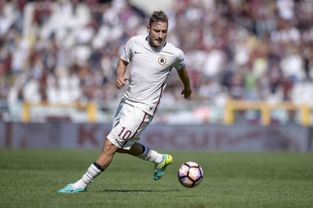 Fußball, FC Turin - AS Rom Italy: Torino FC v AS Roma - Serie A Francesco Totti of AS Roma in action during the Serie A football match between Torino FC and AS Roma. Torino FC wins 3-1 over AS Roma.  NicolòxCampox xPacificxPress