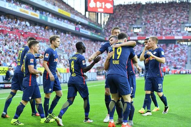 GER, 1.FBL., 1. FC Köln vs. RB Leipzig 25.09.2016, RheinEnergieStadion, Koeln, GER, 1.FBL., 1. FC Köln vs. RB Leipzig im Bild picture shows: Jubel der Leipziger nach dem 1:0 re MARCEL HALSTENBERG (RB Leipzig 23) mitte OLIVER BURKE (RB Leipzig 19) daneben NABY KE??TA (RB Leipzig 8) Foto © nordphoto Meuter nordphotox xMeuter