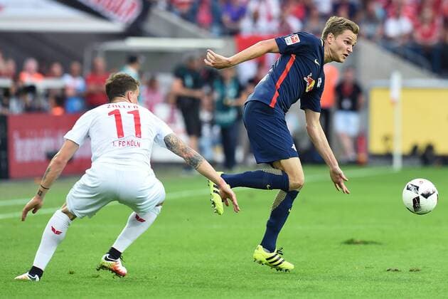 Fußball 1. Bundesliga 5. Spieltag 1. FC Köln - RB Leipzig am 25.09.2016 im RheinEnergieStadion in Köln Simon Zoller ( Köln ), links - Benno Schmitz ( Leipzig ), rechts xRx