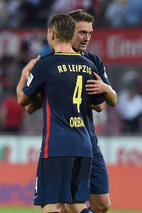 Fußball 1. Bundesliga 5. Spieltag 1. FC Köln - RB Leipzig am 25.09.2016 im RheinEnergieStadion in Köln Willi Orban ( Leipzig ), vorne - Stefan Ilsanker ( Leipzig ), hinten xRx