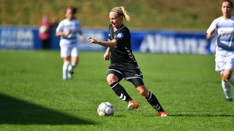 Annalena Breitenbach (FF USV Jena) (5) in Aktion, in Action Freisteller, Fussball, Allianz Frauen-Bundesliga, MSV DUISBURG - FF USV JENA, xmkx