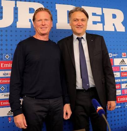 Themen der Woche - SPORT Bilder des Tages - SPORT 1. Fussball Bundesliga Saison 2016-2017 Hamburger SV 1. Fussball Bundesliga Saison 2016-2017 Hamburger SV im Volksparkstadion Vorstellung von Trainer Markus Gisdol v.l.: Trainer Markus Gisdol (Hamburger SV), Vorstandsvorsitzender Dietmar Beiersdorfer (Hamburger SV)