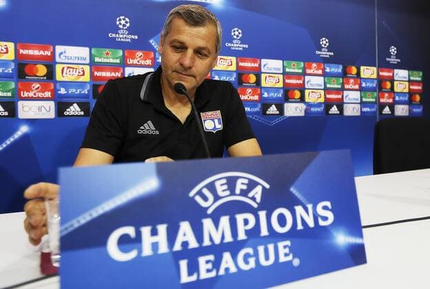 Head coach of Olympique Lyon, Bruno Genesio, attends a press conference PK Pressekonferenz at the Sanchez Pizjuan stadium in Sevilla, Spain, 26 September 2016. Olympique Lyon will face Sevilla FC in a UEFA Champions League Group H soccer match on 27 September. Press conference of Olympique Lyon !ACHTUNG: NUR REDAKTIONELLE NUTZUNG!  GRA370 20160926-636105156563057642