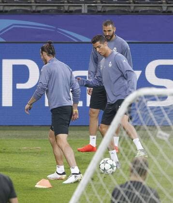 Bale, Cristiano Ronaldo y Benzema. Real Madrid training session before Champions League match against Borussia Dortmund. In this picture, Bale, Cristiano Ronaldo and Benzema. xFOTOxCHEMAxREYx 