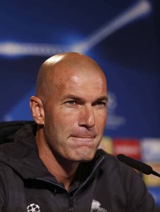 Zidane en rueda de prensa. Real Madrid training session before Champions League match against Borussia Dortmund. In this picture, Zidane at press conference PK Pressekonferenz xFOTOxCHEMAxREYx 