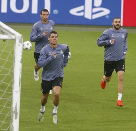 Real Madrid training session before Champions League match against Borussia Dortmund. In this picture, Cristiano Ronaldo, Pepe and Benzema. xFOTOxCHEMAxREYx 