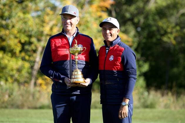 GOLF - Ryder Cup 2016 CHASKA,MINNESOTA,USA,27.SEP.16 - GOLF - Ryder Cup, Hazeltine National Golf Club. Image shows captain Davis Love III and Rickie Fowler (USA). GEPAxpictures xDanielxGoetzhaber