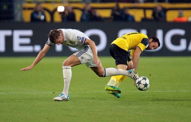 27.09.2016, xovx, Fussball UEFA Champions League, Borussia Dortmund - Real Madrid, emspor emonline, v.l. Toni Kroos (Real Madrid), Gonzalo Castro (Borussia Dortmund), Aktion. Dortmund
