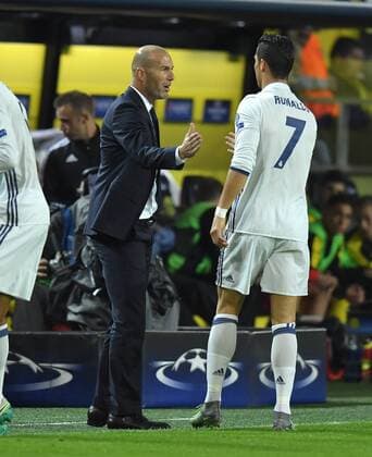 27.09.2016, Fussball UEFA Champions League 2016 17, Vorrunde, 2. Spieltag, Borussia Dortmund - Real Madrid, Jubel Trainer Zinedine Zidane (Real Madrid), li., und Cristiano Ronaldo (Real Madrid)