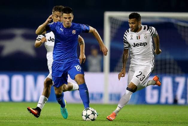 Champions League, Dinamo -Juventus 27.09.2016., Maksimir Stadium, Zagreb - Champions League, Group H, Round 2, GNK Dinamo - Juventus FC.Damogoj Pavicic, Dani Alves.  IgorxKralj PIXSELL