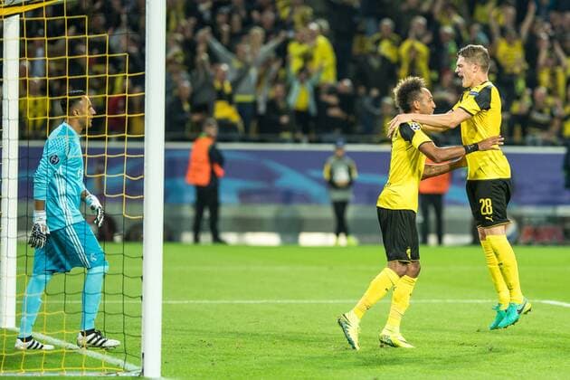 Matthias Ginter (Borussia Dortmund 28) und Pierre-Emerick Aubameyang (Borussia Dortmund 17) beim Torjubel nach dem Treffer zum 1:1 beim Champions League Spiel zwischen Borussia Dortmund und Real Madridl am 27.09.2016, Dortmund Copyright: xSchuelerx xEibnerx-xPressefotox EP_JSE