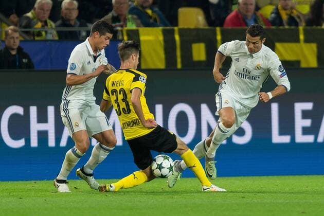 Bilder des Tages - SPORT Dortmund, Germany 27.09.2016, UEFA Champions League - 2016 17 Season, Group F - Matchday 2, BV Borussia Dortmund - Real Madrid, James Rodriguez (Real Madrid), Julian Weigl (BVB) gegen Cristiano Ronaldo (Real Madrid) ( DeFodi001