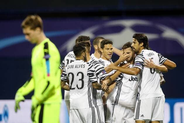 SOCCER - CL, Zagreb vs Juventus ZAGREB,CROATIA,27.SEP.16 - SOCCER - UEFA Champions League, group stage, GNK Dinamo Zagreb vs Juventus Turin. Image shows the rejoicing of Juventus. GEPAxpictures xMaticxKlansek