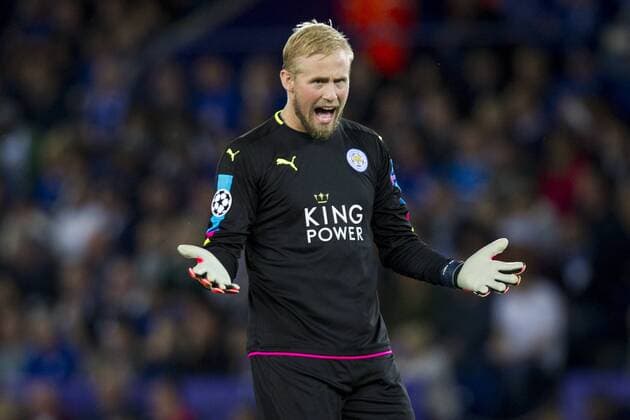 27.09.2016. King Power Stadium, Leicester, England. UEFA Champions League Football. Leicester City versus FC Porto. Kasper Schmeichel of Leicester City rues a missed chance by his attack. xGrahamxWilsonx  ActionPlus11793867