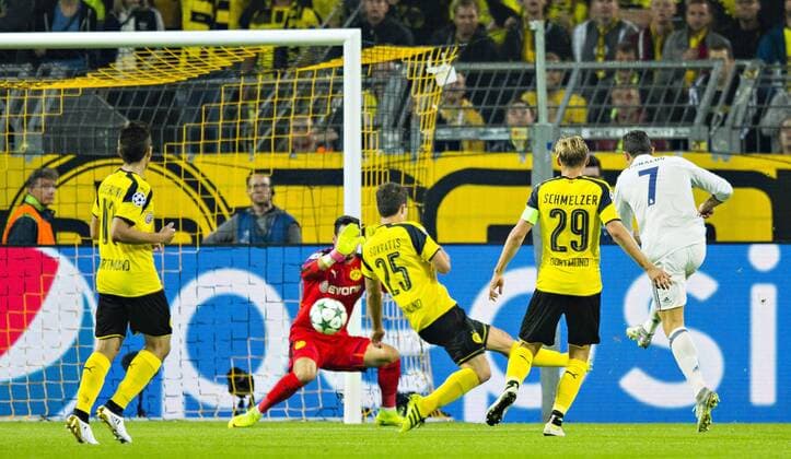 Dortmund, 27.09.2016, Signal-Iduna-Park Tor zum 0:1 durch Cristiano Ronaldo (Real) Borussia Dortmund - Real Madrid